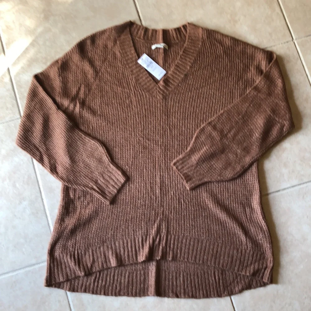 🔥NWT🔥 American Eagle Outfitters Women’s Oversized V-Neck Sweater - Picture 4 of 8